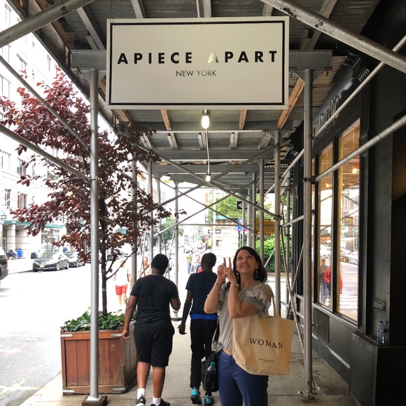 Meet Your Posher - Melissa - Picture 5 of 5